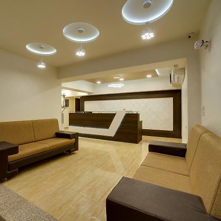 Rudra Royale Hotel Ahmedabad Exterior foto